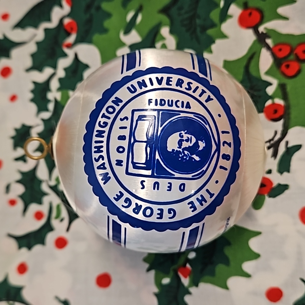 'The George Washington University 1821' Christmas tree ornament blue white Alumn
